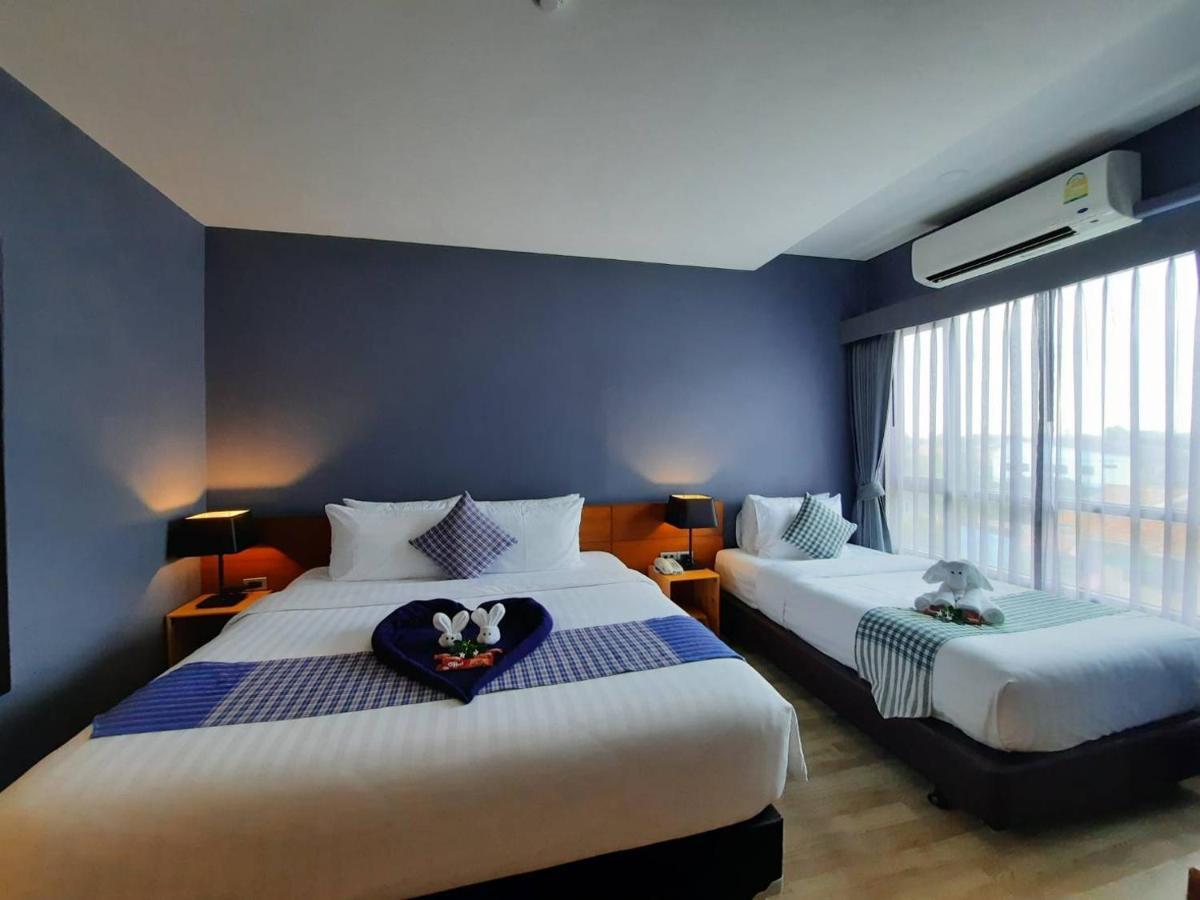 Comet Hotel Сурат Тхани Екстериор снимка