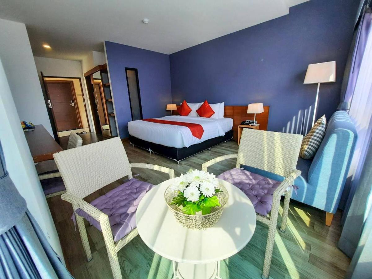 Comet Hotel Сурат Тхани Екстериор снимка
