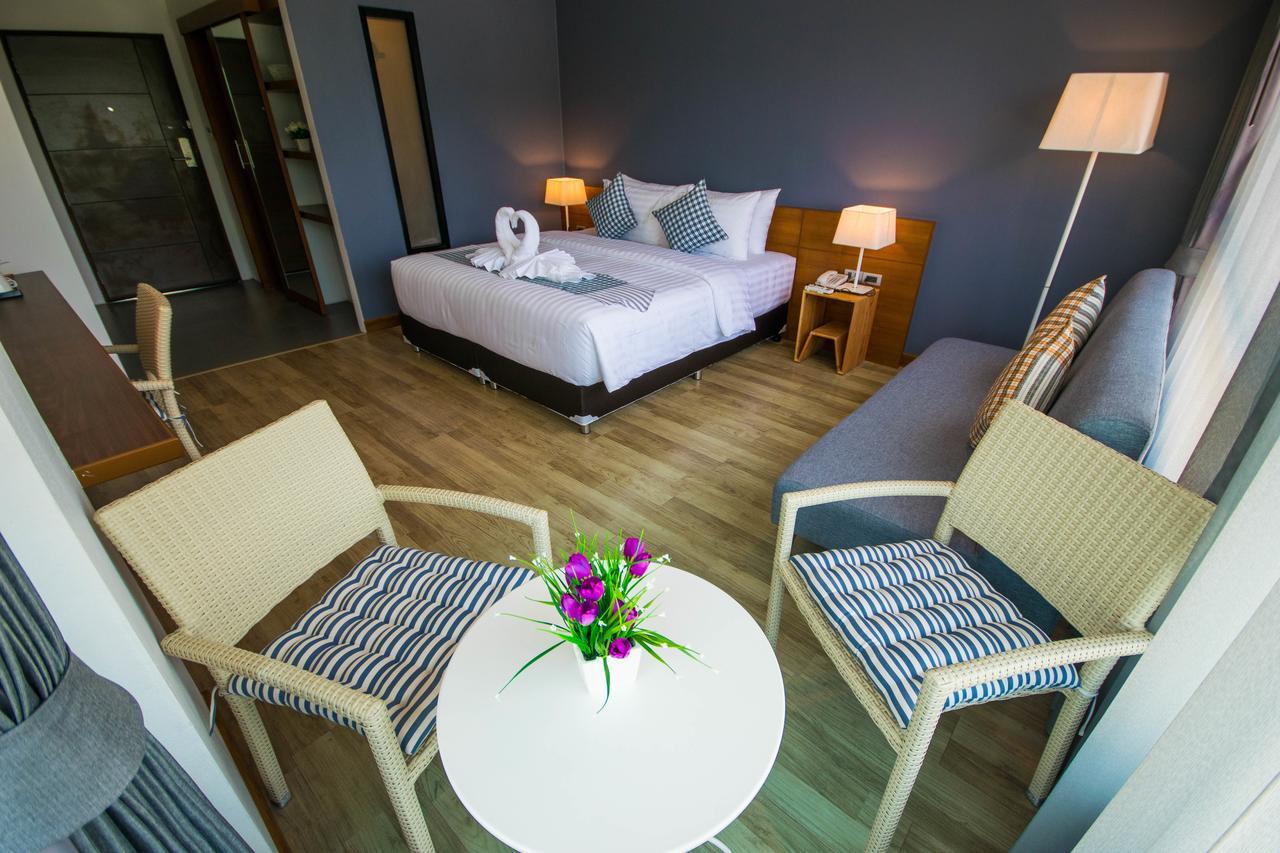 Comet Hotel Сурат Тхани Екстериор снимка