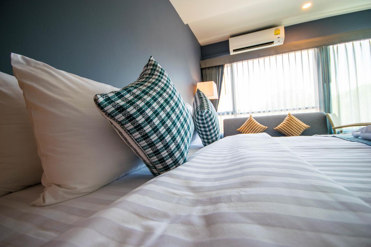 Comet Hotel Сурат Тхани Екстериор снимка