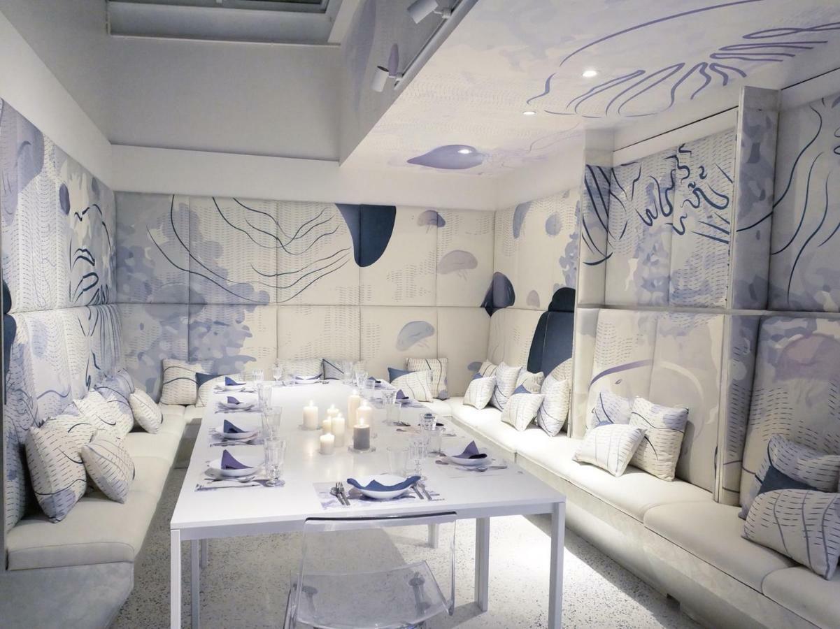 Comet Hotel Сурат Тхани Екстериор снимка